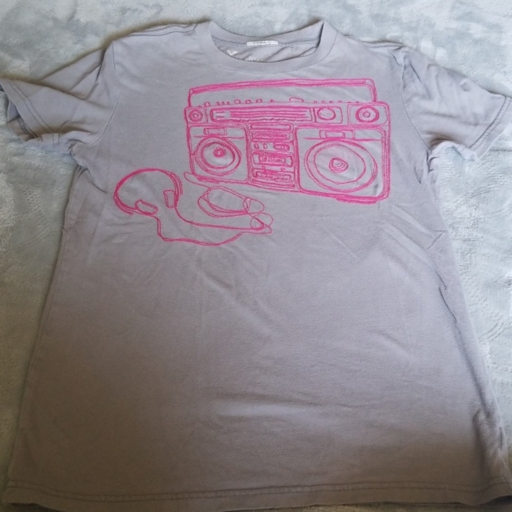 Guc American Eagle tshirt